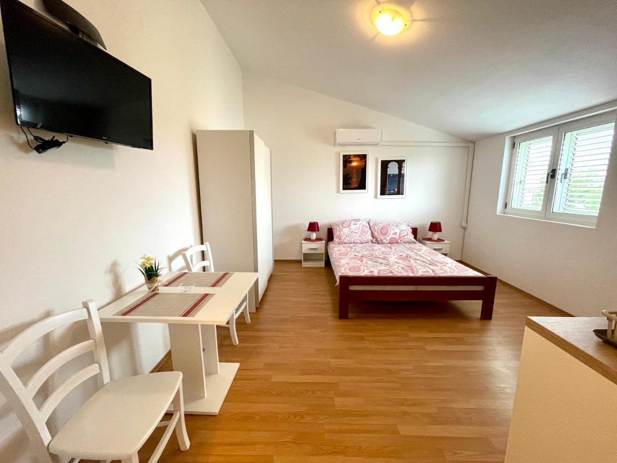 Apartment Julie Jadranovo